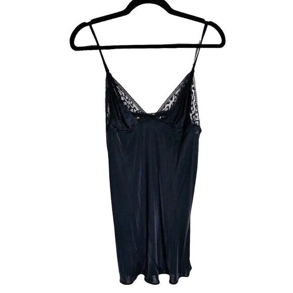 Victorias Secret Black Slip Lace Trim Cup Size Large - Picture 1 of 5